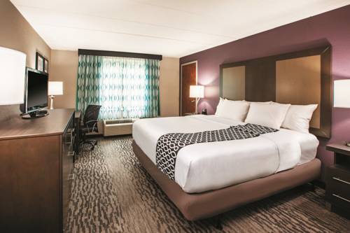Imagen de la habitación del Hotel La Quinta Inn and Suites By Wyndham Sturbridge. Foto 8