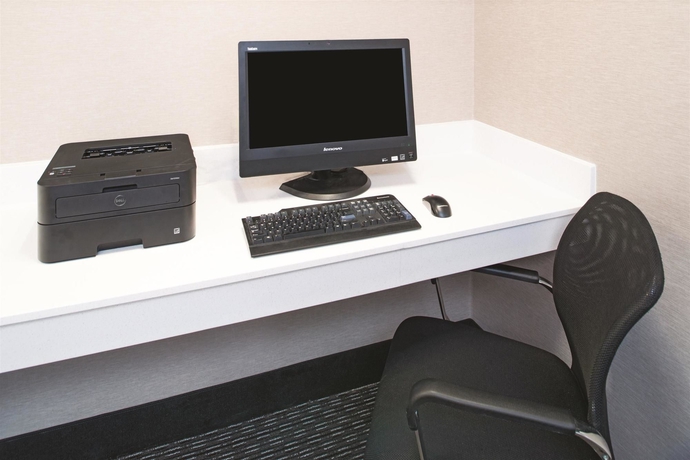 Imagen de los interiores del Hotel La Quinta Inn and Suites By Wyndham Tacoma - Seattle. Foto 11