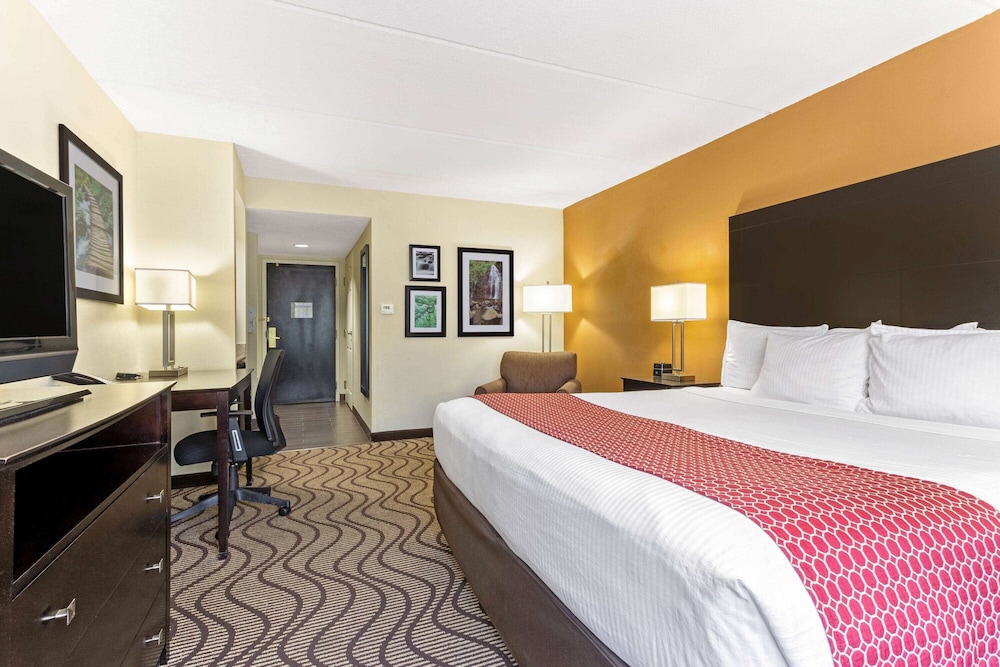 Imagen de la habitación del Hotel La Quinta Inn and Suites By Wyndham Tampa North I-75. Foto 5