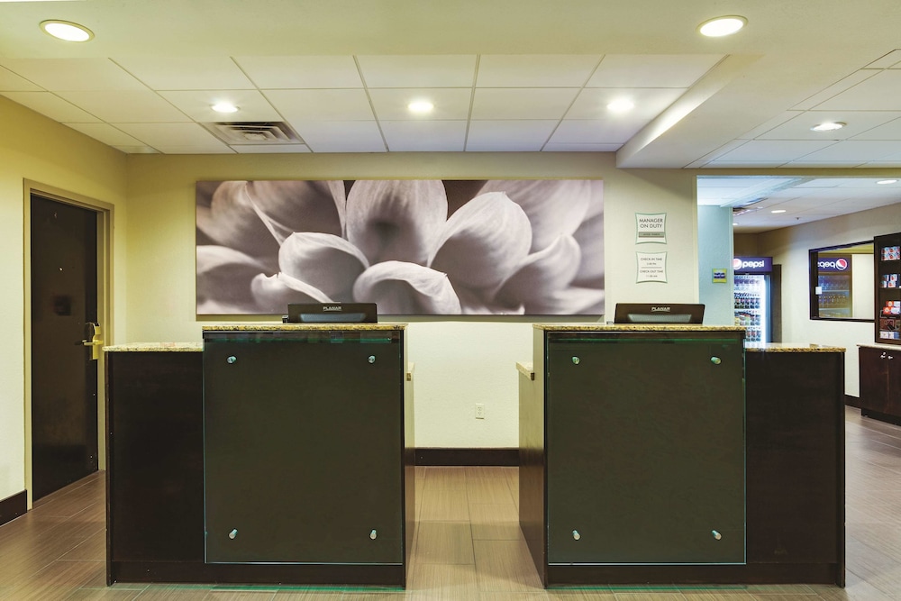 Imagen de los interiores del Hotel La Quinta Inn and Suites By Wyndham Tampa North I-75. Foto 16