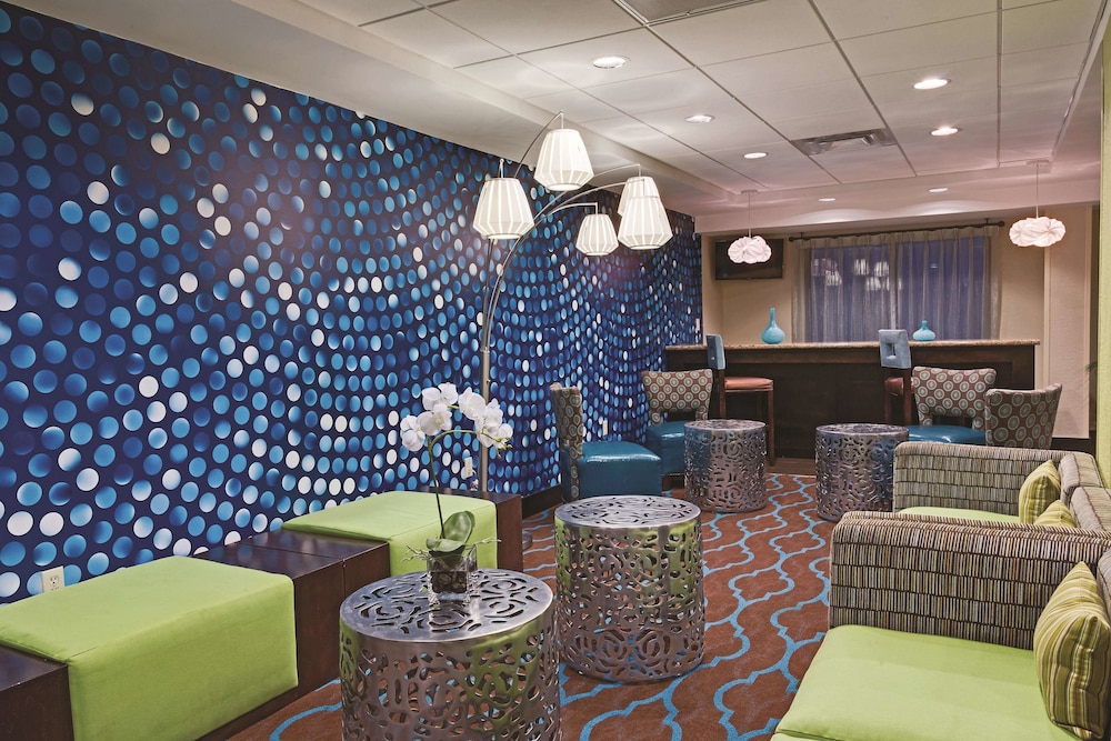 Imagen de los interiores del Hotel La Quinta Inn and Suites By Wyndham Tampa North I-75. Foto 17