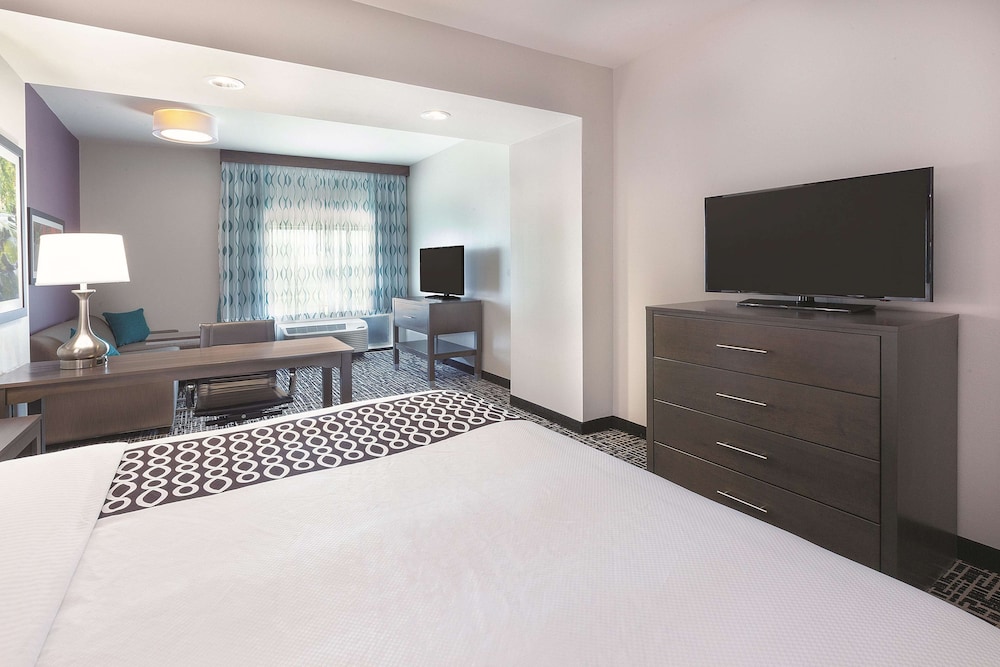 Imagen de la habitación del Hotel La Quinta Inn and Suites By Wyndham Terre Haute. Foto 2