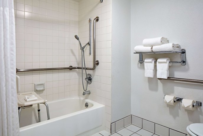 Imagen de la habitación del Hotel La Quinta Inn and Suites By Wyndham Thousand Oaks-newbury Park. Foto 12