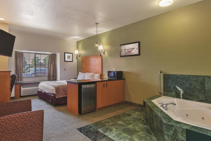 Imagen de la habitación del Hotel La Quinta Inn and Suites By Wyndham Tulare. Foto 12