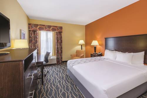Imagen de la habitación del Hotel La Quinta Inn and Suites By Wyndham Tulsa Airpt / Expo Square. Foto 5
