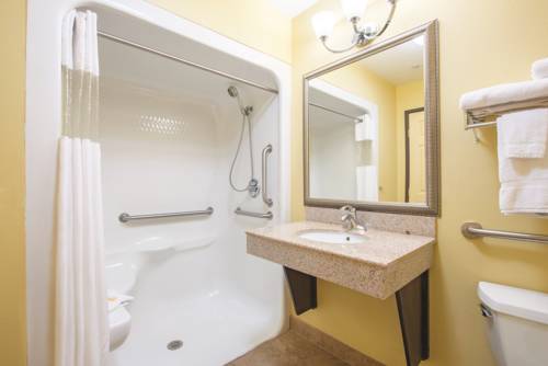 Imagen de la habitación del Hotel La Quinta Inn and Suites By Wyndham Tulsa Airpt / Expo Square. Foto 8