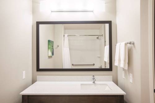 Imagen de la habitación del Hotel La Quinta Inn and Suites By Wyndham Tulsa Broken Arrow. Foto 3