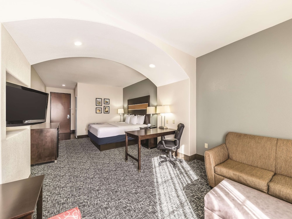 Imagen de la habitación del Hotel La Quinta Inn and Suites By Wyndham Tulsa - Catoosa Route 66. Foto 5