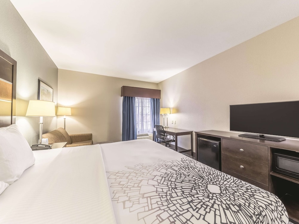 Imagen de la habitación del Hotel La Quinta Inn and Suites By Wyndham Tulsa - Catoosa Route 66. Foto 16