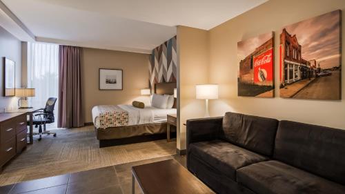 Imagen de la habitación del Hotel La Quinta Inn and Suites By Wyndham Tulsa Downtown/route 66. Foto 7