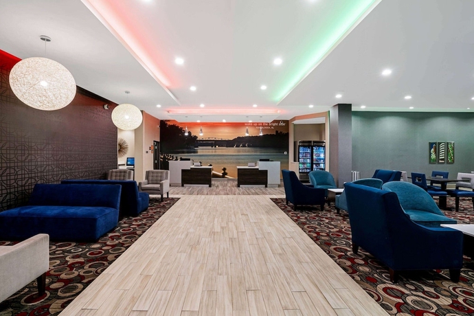Imagen de los interiores del Hotel La Quinta Inn and Suites By Wyndham Tuscaloosa University. Foto 18