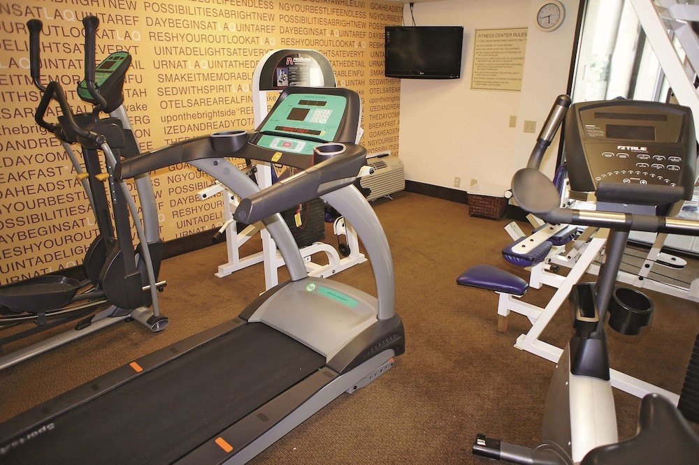 Imagen de los interiores del Hotel La Quinta Inn and Suites By Wyndham Virginia Beach. Foto 18