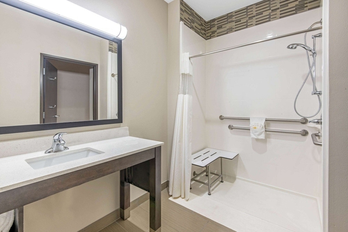 Imagen de la habitación del Hotel La Quinta Inn and Suites By Wyndham Weatherford Ok. Foto 17