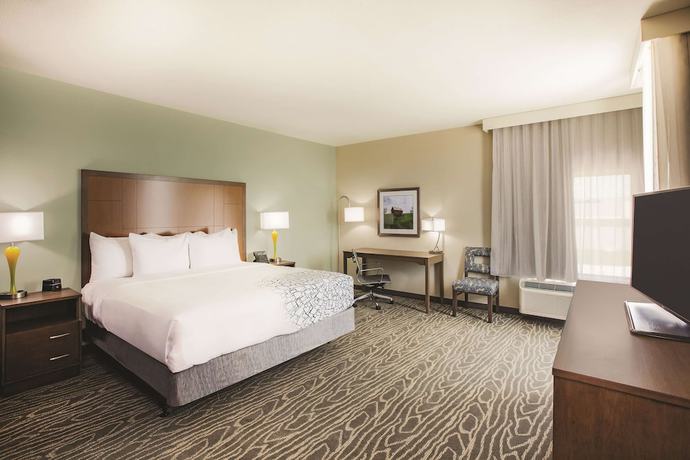 Imagen de la habitación del Hotel La Quinta Inn and Suites By Wyndham Wichita Northeast. Foto 9