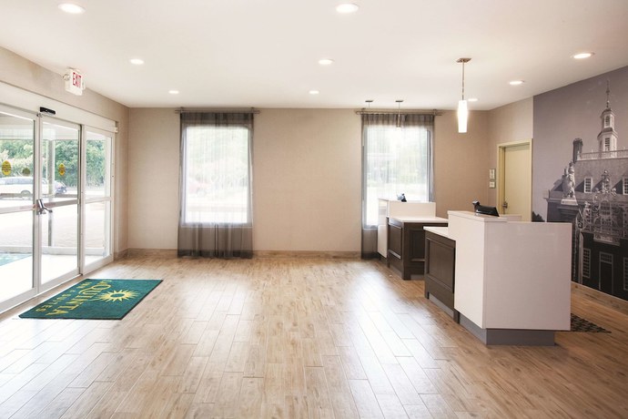 Imagen de los interiores del Hotel La Quinta Inn and Suites By Wyndham Williamsburg Historic Area. Foto 9