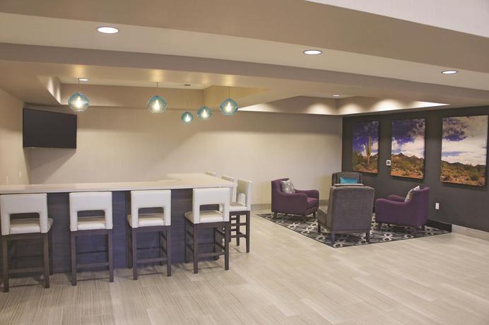 Imagen del bar/restaurante del Hotel La Quinta Inn and Suites By Wyndham Williams-grand Canyon Area. Foto 2