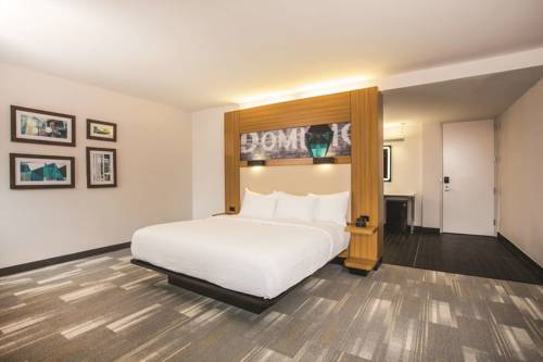 Imagen de la habitación del Hotel La Quinta Inn and Suites By Wyndham Winchester. Foto 2