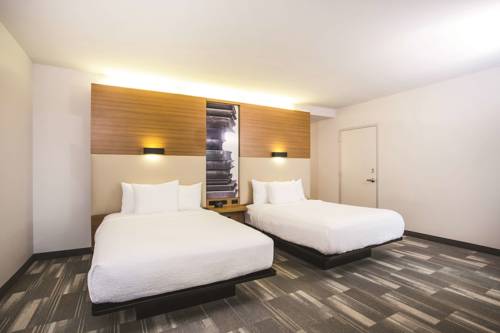 Imagen de la habitación del Hotel La Quinta Inn and Suites By Wyndham Winchester. Foto 11