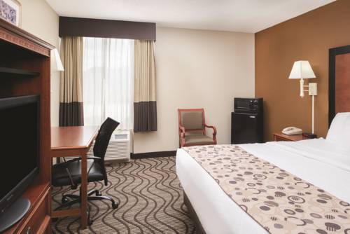 Imagen de la habitación del Hotel La Quinta Inn and Suites By Wyndham Wytheville. Foto 4