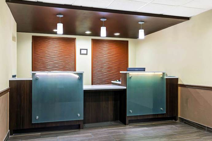 Imagen de los interiores del Hotel La Quinta Inn and Suites By Wyndham Wytheville. Foto 10