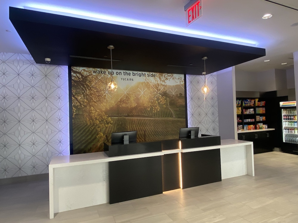 Imagen de los interiores del Hotel La Quinta Inn and Suites By Wyndham Yucaipa. Foto 20