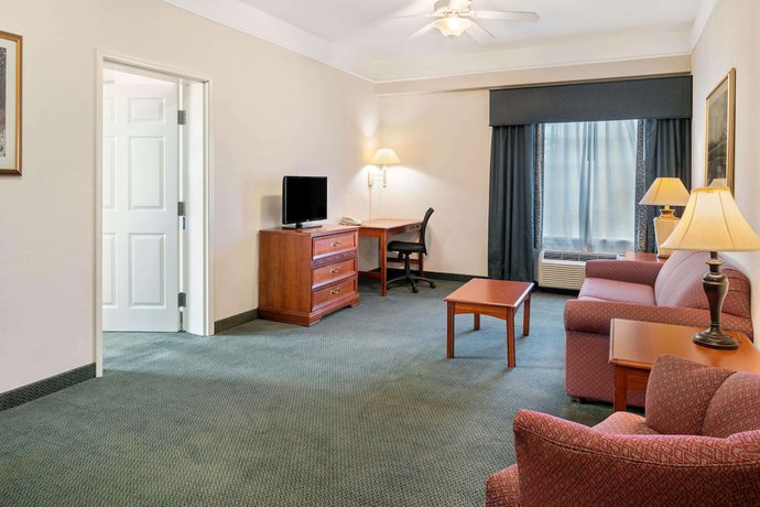 Imagen de la habitación del Hotel La Quinta Inn and Suites Fort Myers I-75. Foto 3
