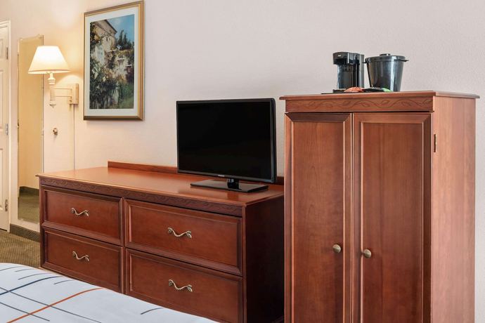 Imagen de la habitación del Hotel La Quinta Inn and Suites Fort Myers I-75. Foto 6