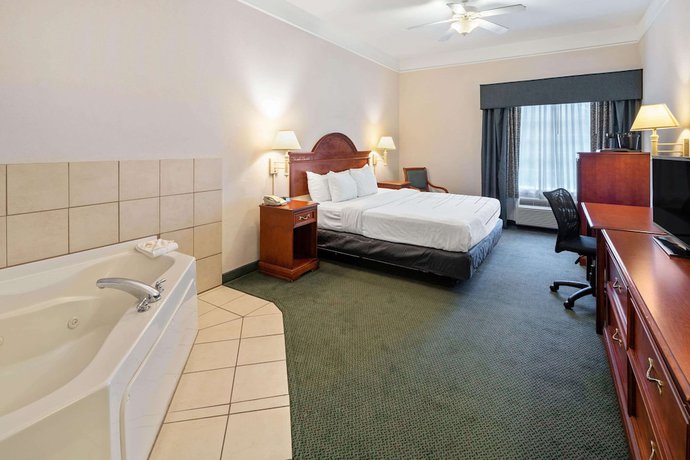 Imagen de la habitación del Hotel La Quinta Inn and Suites Fort Myers I-75. Foto 8