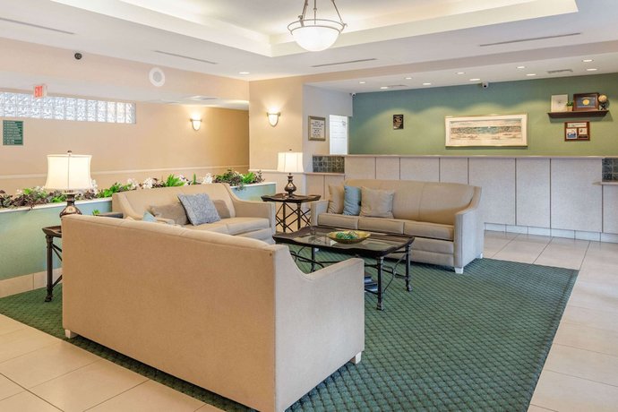 Imagen de los interiores del Hotel La Quinta Inn and Suites Fort Myers I-75. Foto 18