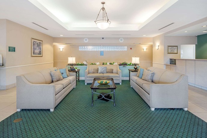 Imagen de los interiores del Hotel La Quinta Inn and Suites Fort Myers I-75. Foto 20