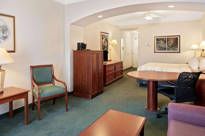 Imagen de la habitación del Hotel La Quinta Inn and Suites Fort Myers I-75. Foto 16