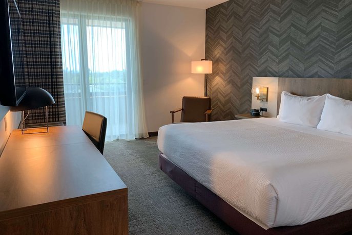 Imagen de la habitación del Hotel La Quinta Inn and Suites Santa Rosa Sonoma. Foto 5