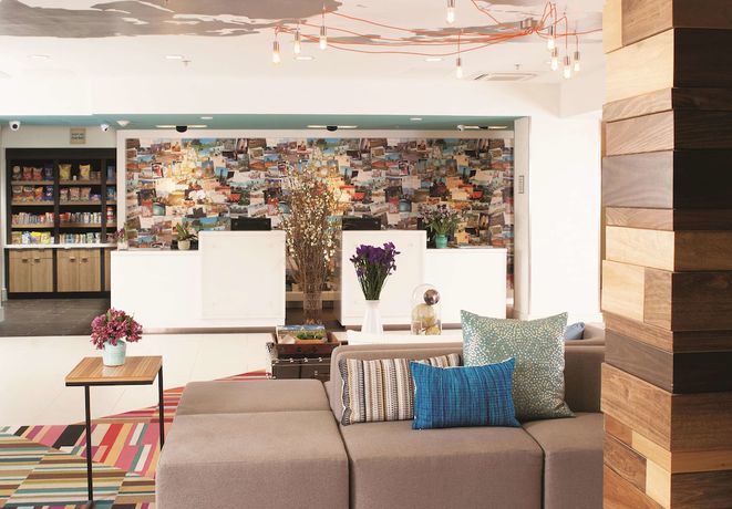 Imagen de los interiores del Hotel La Quinta Inn and Suites by Wyndham Atlanta Airport North. Foto 14
