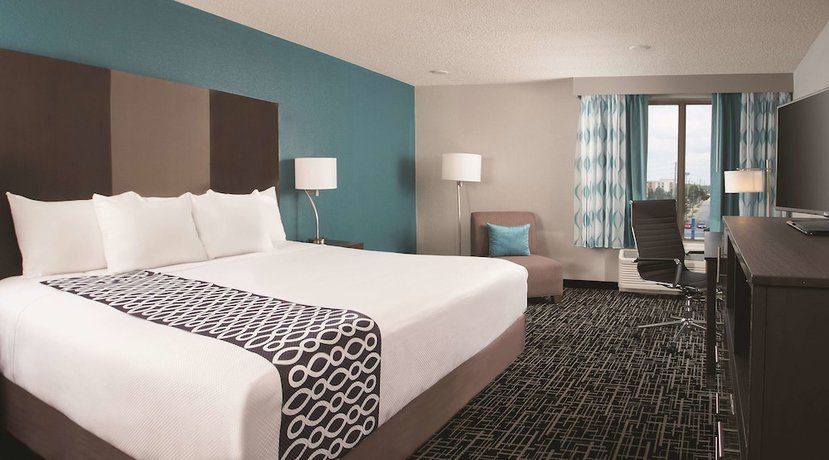 Imagen de la habitación del Hotel La Quinta Inn and Suites by Wyndham Atlanta Airport North. Foto 2