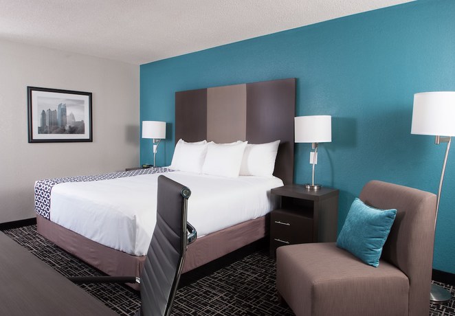 Imagen de la habitación del Hotel La Quinta Inn and Suites by Wyndham Atlanta Airport North. Foto 4