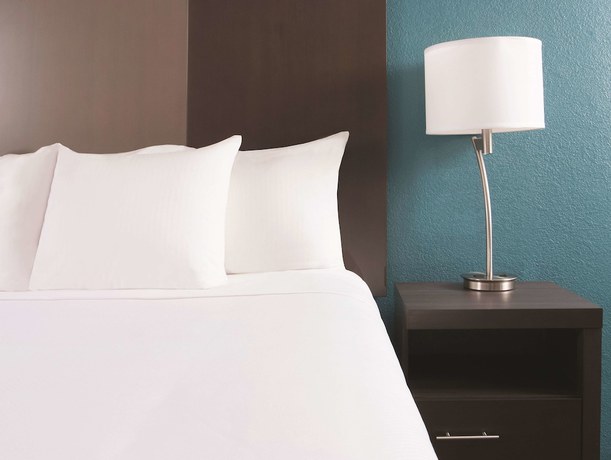 Imagen de la habitación del Hotel La Quinta Inn and Suites by Wyndham Atlanta Airport North. Foto 5