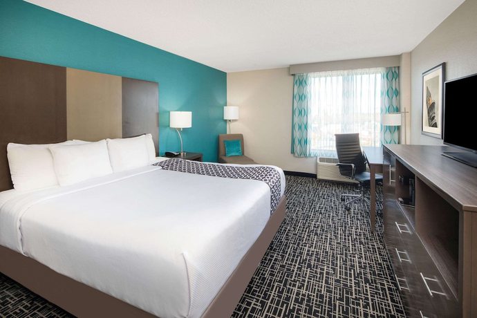 Imagen de la habitación del Hotel La Quinta Inn and Suites by Wyndham Atlanta Airport North. Foto 8
