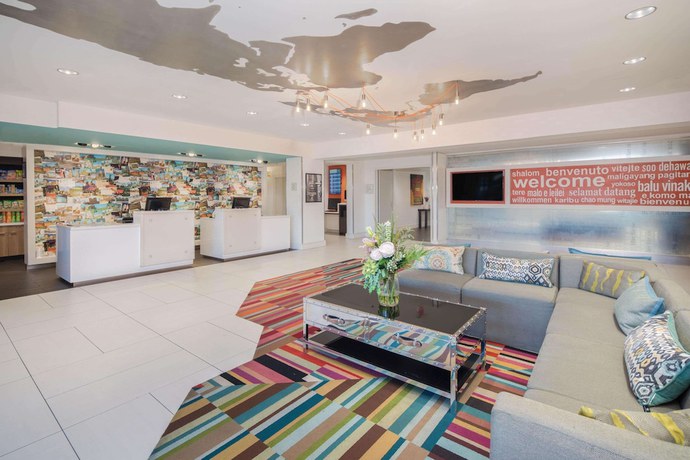 Imagen de los interiores del Hotel La Quinta Inn and Suites by Wyndham Atlanta Airport North. Foto 18