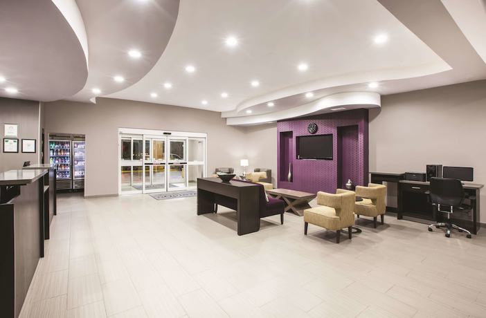 Imagen de los interiores del Hotel La Quinta Inn and Suites by Wyndham Baton Rouge Denham Springs. Foto 19