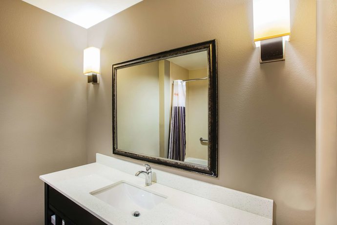 Imagen de la habitación del Hotel La Quinta Inn and Suites by Wyndham Baton Rouge Denham Springs. Foto 12