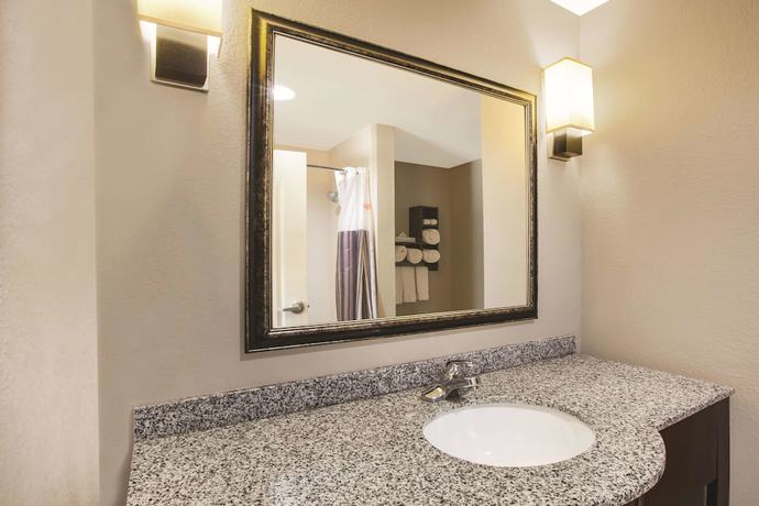Imagen de la habitación del Hotel La Quinta Inn and Suites by Wyndham Baton Rouge Denham Springs. Foto 13