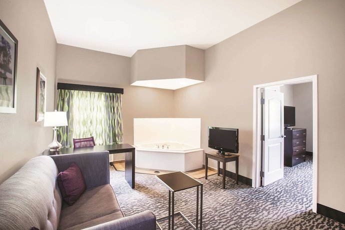 Imagen de la habitación del Hotel La Quinta Inn and Suites by Wyndham Baton Rouge Denham Springs. Foto 15