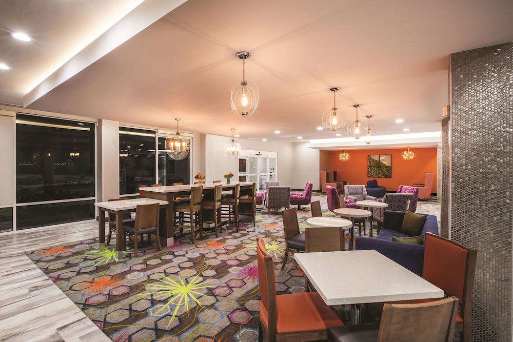 Imagen general del Hotel La Quinta Inn and Suites by Wyndham Baton Rouge - Port Allen. Foto 1