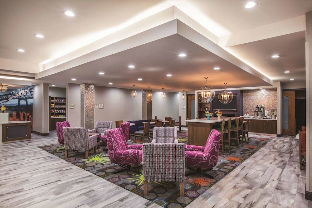 Imagen de los interiores del Hotel La Quinta Inn and Suites by Wyndham Baton Rouge - Port Allen. Foto 17