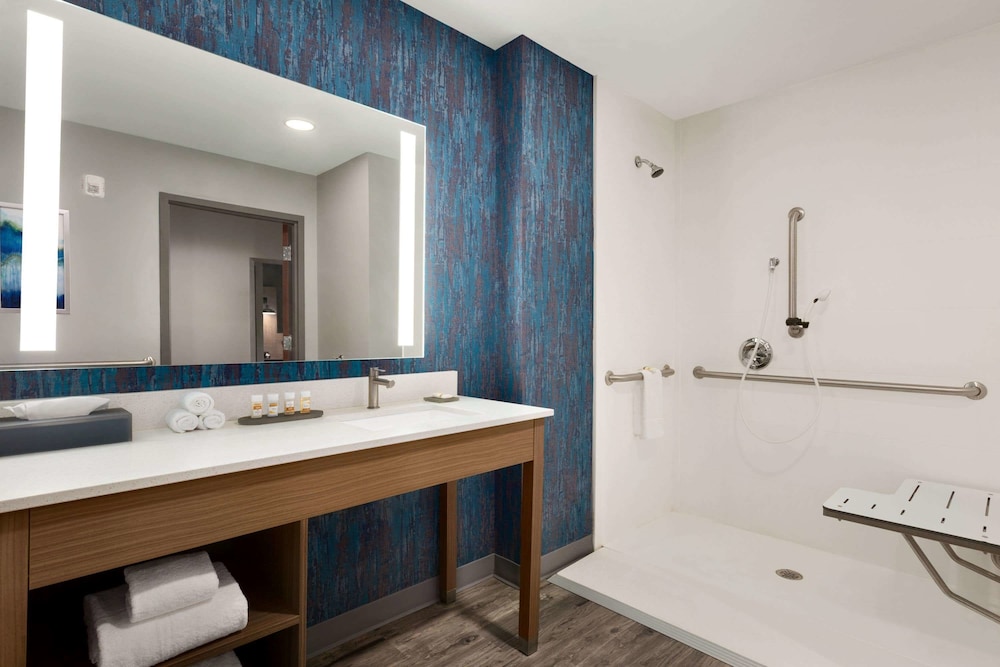 Imagen de la habitación del Hotel La Quinta Inn and Suites by Wyndham Brunswick/Golden Isles. Foto 6