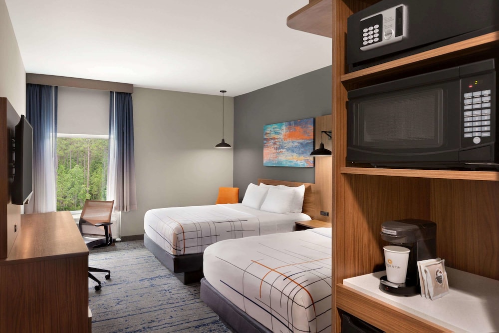 Imagen de la habitación del Hotel La Quinta Inn and Suites by Wyndham Brunswick/Golden Isles. Foto 7