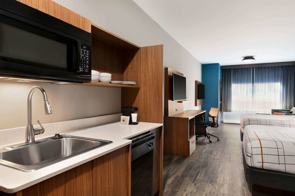 Imagen de la habitación del Hotel La Quinta Inn and Suites by Wyndham Brunswick/Golden Isles. Foto 10