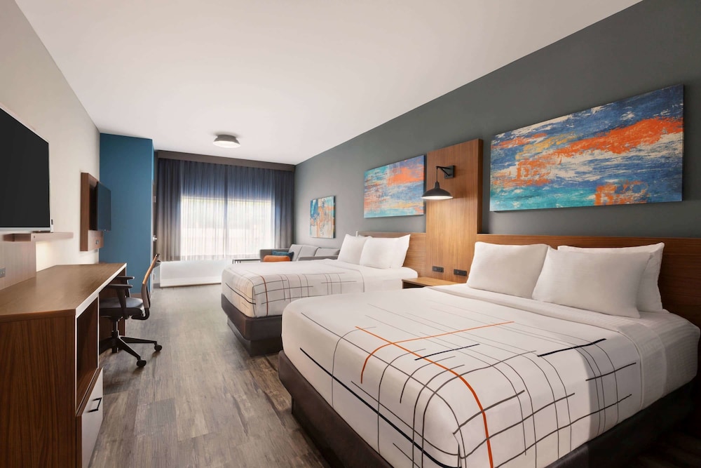 Imagen de la habitación del Hotel La Quinta Inn and Suites by Wyndham Brunswick/Golden Isles. Foto 11