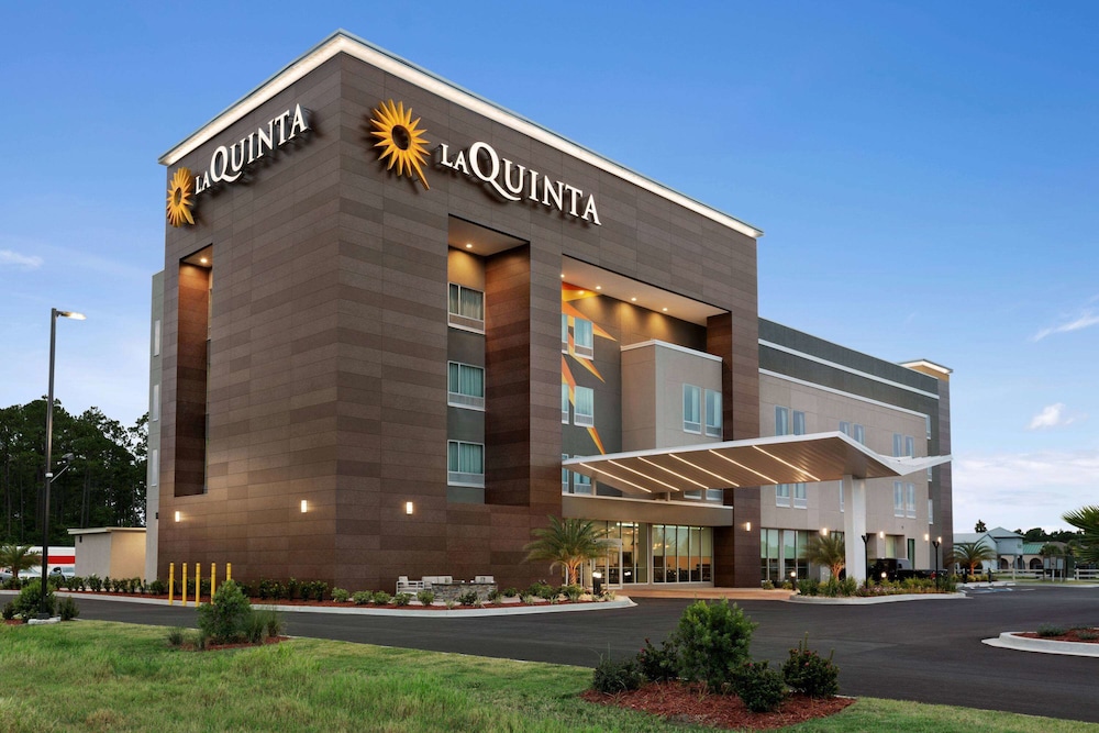 Imagen general del Hotel La Quinta Inn and Suites by Wyndham Brunswick/Golden Isles. Foto 2