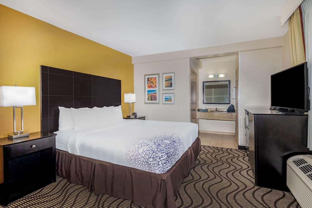 Imagen de la habitación del Hotel La Quinta Inn and Suites by Wyndham Carlsbad - Legoland Area. Foto 6
